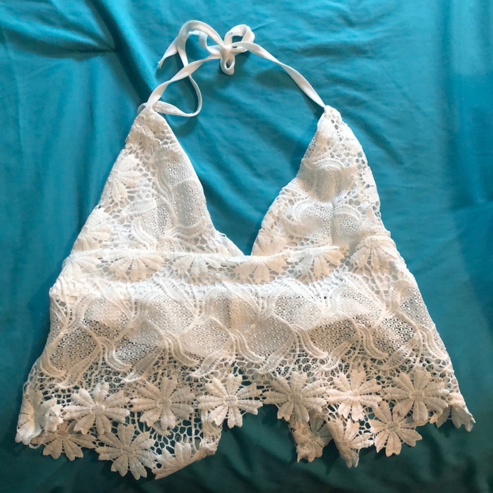 FESTIVAL LACE CROP TOP HALTER